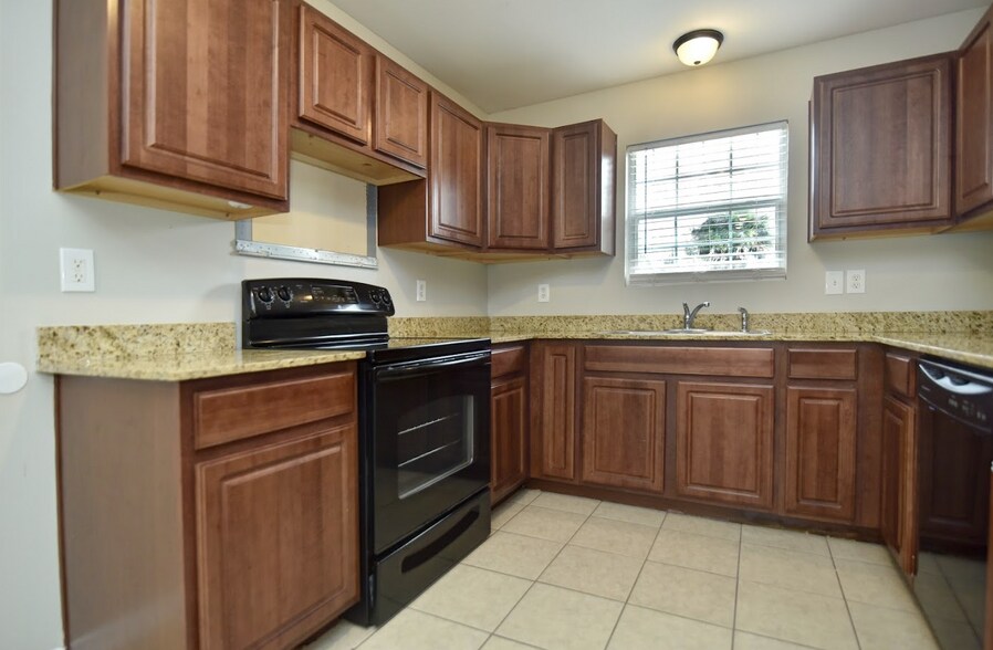 More Photos Of 485 Tegarden Rd, Gulfport Multifamily For Sale