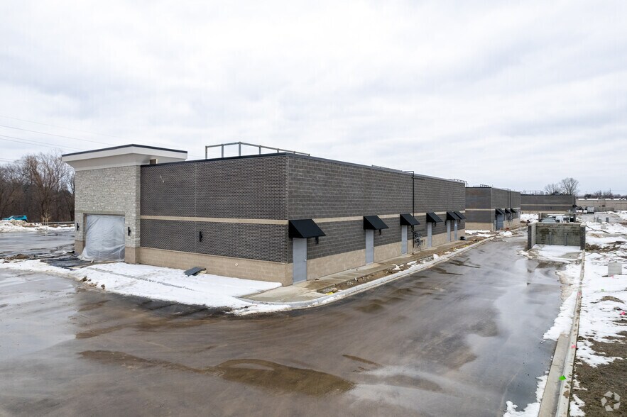 More Photos Of 291-299 Haggerty, Commerce Township Unknown For Lease