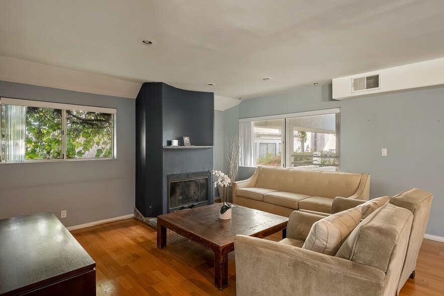More Photos Of 3111 Ocean Front Walk, Marina Del Rey Apartments For Sale