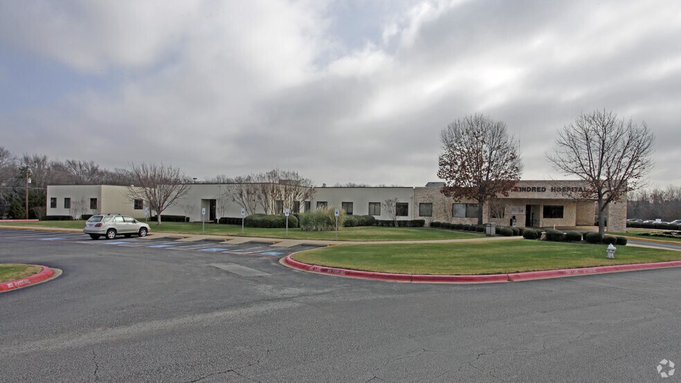 More Photos Of 1802 N 157 Hwy, Mansfield Hospital For Sale