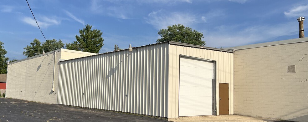 Primary Photo Of 900 S Cogswell Dr, Silver Lake Warehouse For Lease