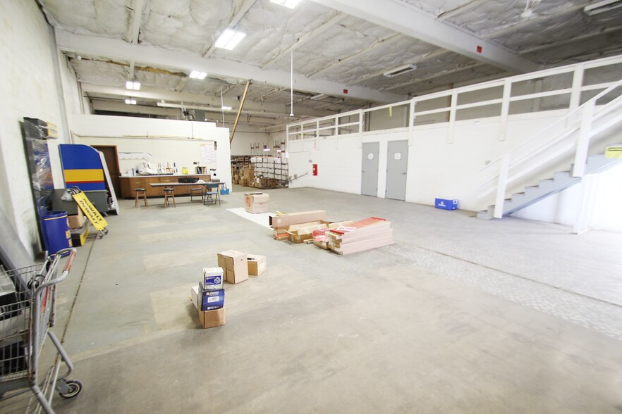 More Photos Of 19 N Main St, New London Warehouse For Sale