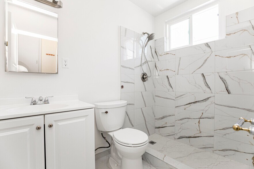 More Photos Of 343 Concord St, Glendale Apartments For Sale