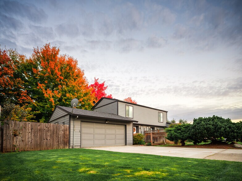 More Photos Of 582 S Maple St, Canby Apartments For Sale