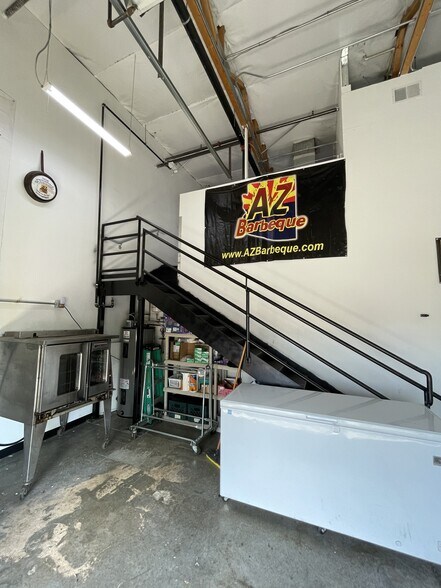 More Photos Of 7900 N 70th Ave, Glendale Warehouse For Sale