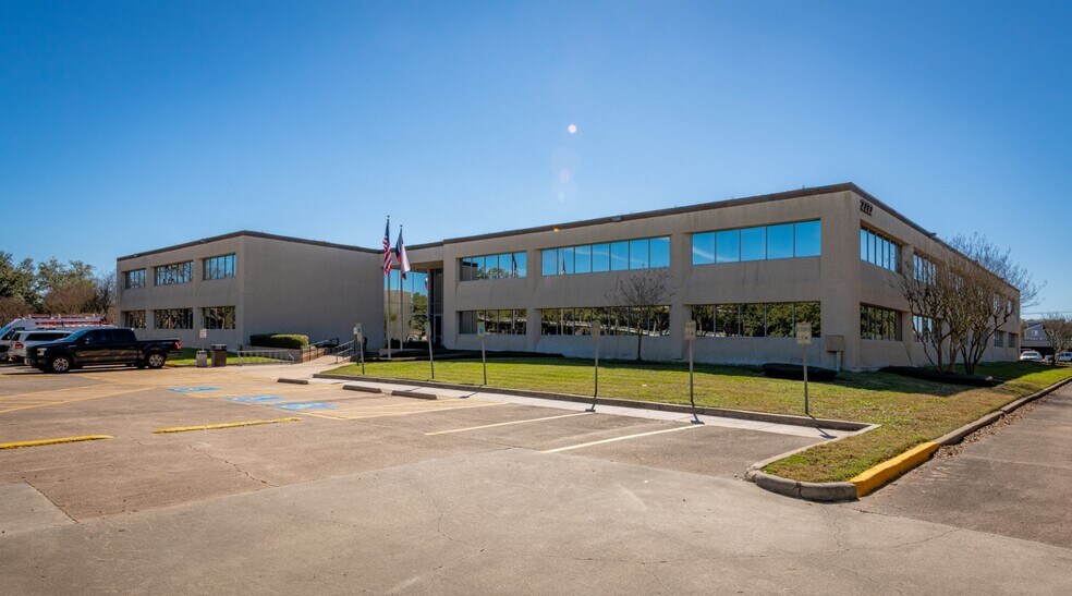 More Photos Of 2222 Bay Area Blvd, Houston Office For Lease