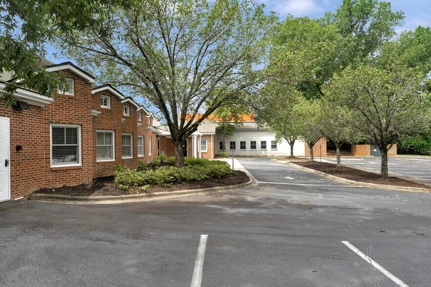 More Photos Of 1201-1203 Colonial Commons Ct, Lancaster Medical For Lease