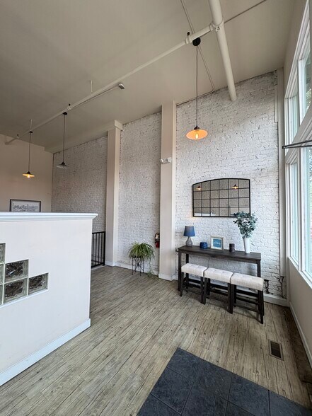 More Photos Of 2 S 17th St, Richmond Apartments For Lease