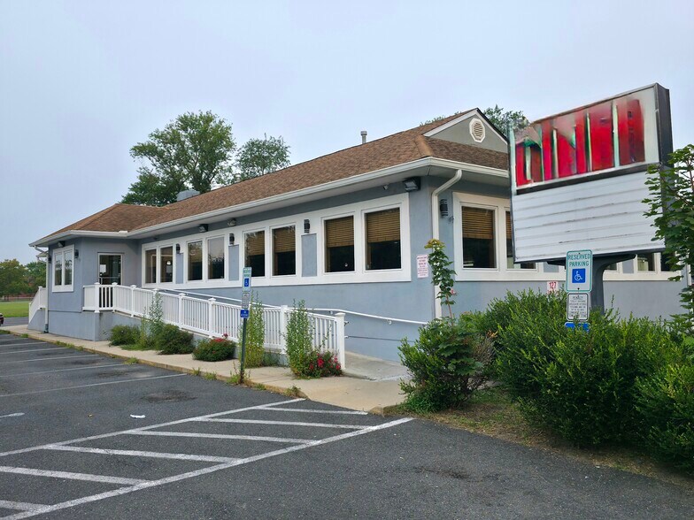 Primary Photo Of 127 Trenton Rd, Browns Mills Restaurant For Lease