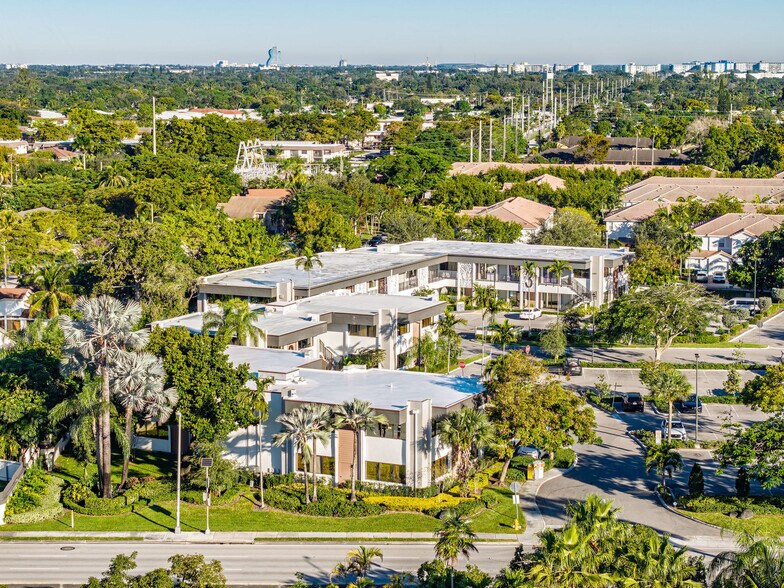 More Photos Of 1021 Ives Dairy Rd, Miami Unknown For Lease