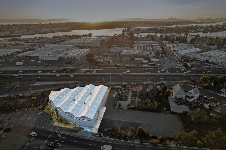 More Photos Of 1000 Calcot Pl, Oakland Warehouse For Lease