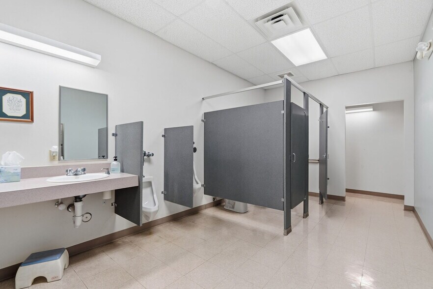 More Photos Of 1700 Boyson Rd NE, Cedar Rapids Religious Facility For Sale