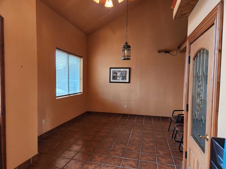 More Photos Of 7700 Cat Hollow Dr, Round Rock Medical For Lease