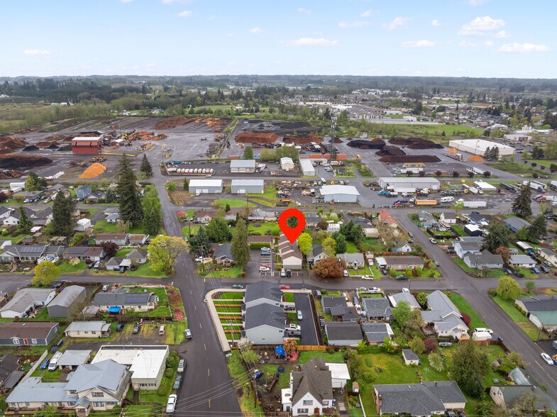 More Photos Of 430 Metzler St, Molalla Apartments For Sale