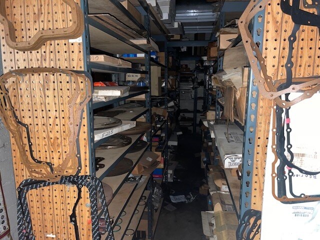 More Photos Of 15 New Cedar, Hamilton Auto Repair For Sale