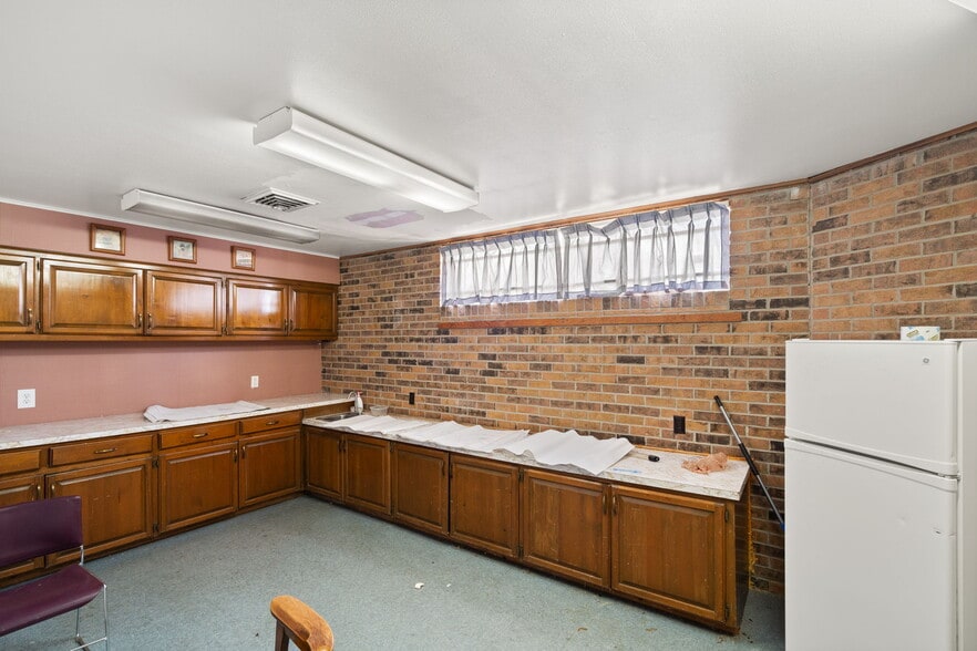 More Photos Of 513 W Rittenhouse Rd, Houston Religious Facility For Sale