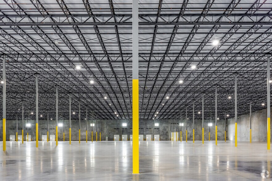 More Photos Of 16220 Hopewell Rd, Williamsport Distribution For Lease