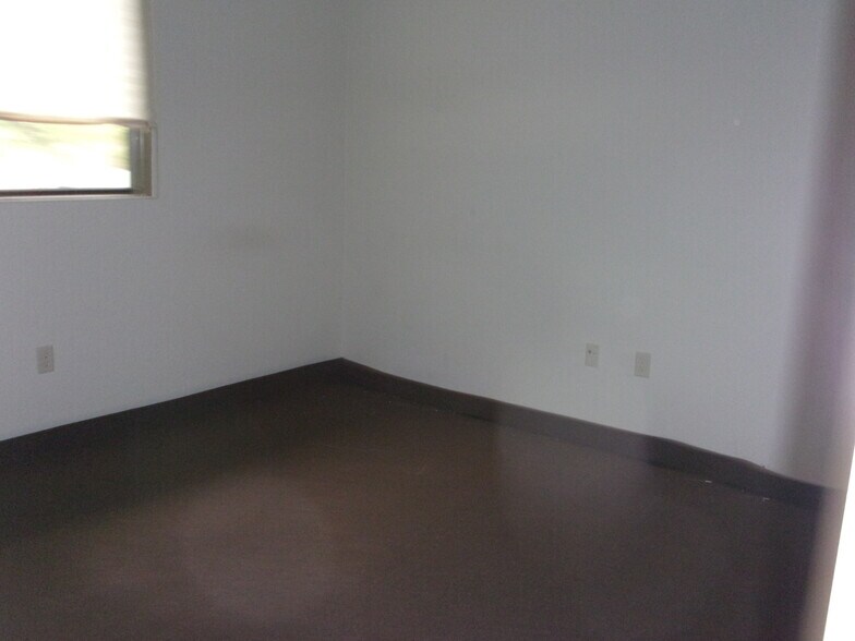 More Photos Of 305 Skyline Dr, Lady Lake Medical For Lease