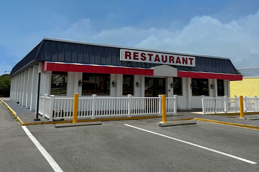 Primary Photo Of 3245 Tamiami Trl, Port Charlotte Restaurant For Sale