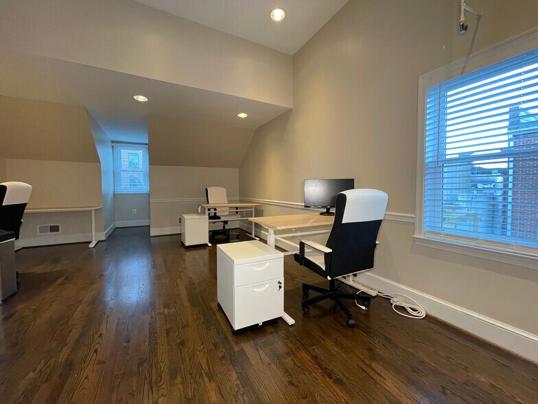 More Photos Of 123 N Henry St, Alexandria Office For Lease