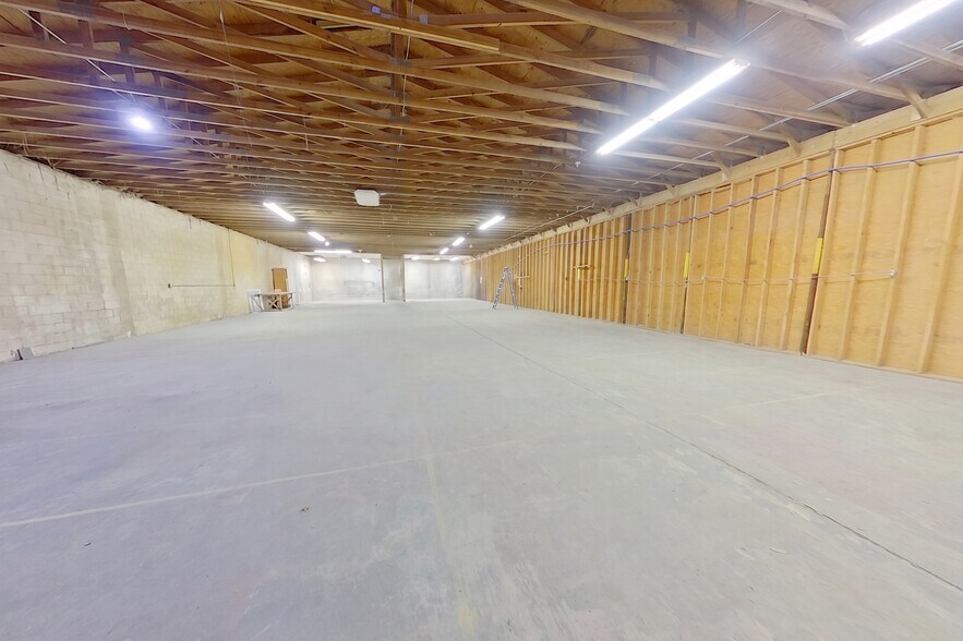 Primary Photo Of 2800 N P St, Pensacola Warehouse For Lease