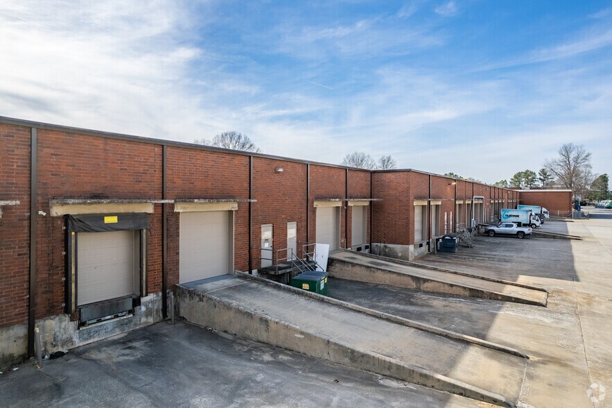 More Photos Of 5300 Oakbrook Pky, Norcross Unknown For Lease