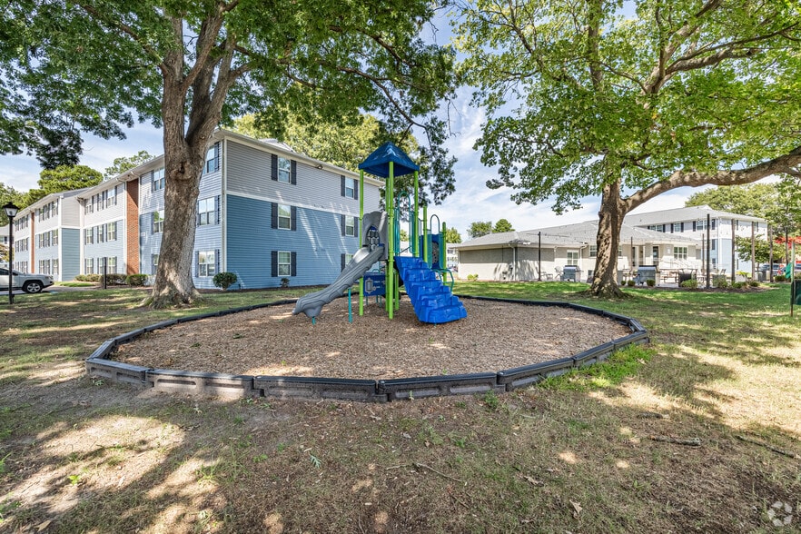 More Photos Of 6139 Edward St, Norfolk Apartments For Sale