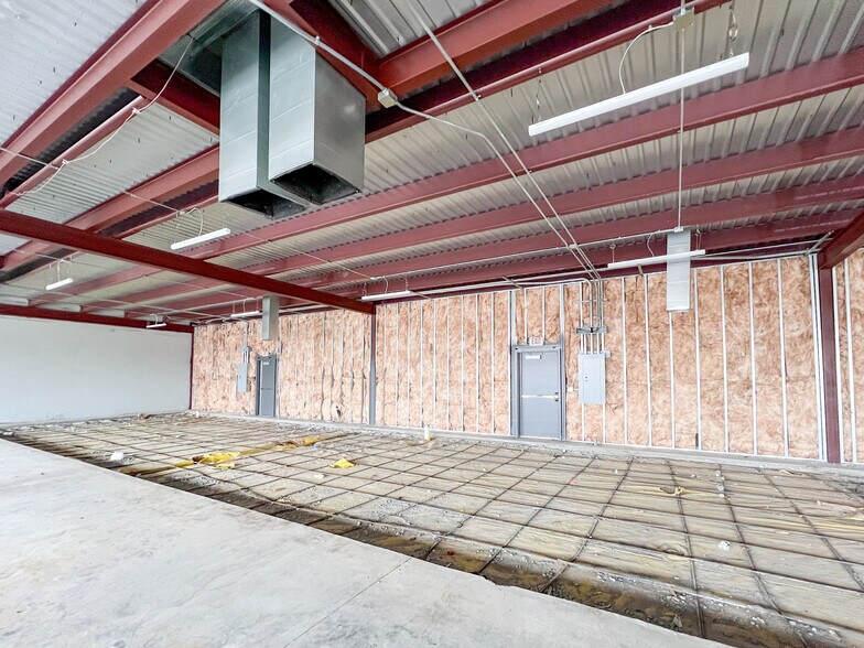 More Photos Of 900 E Florida Ave, Midland Storefront For Lease