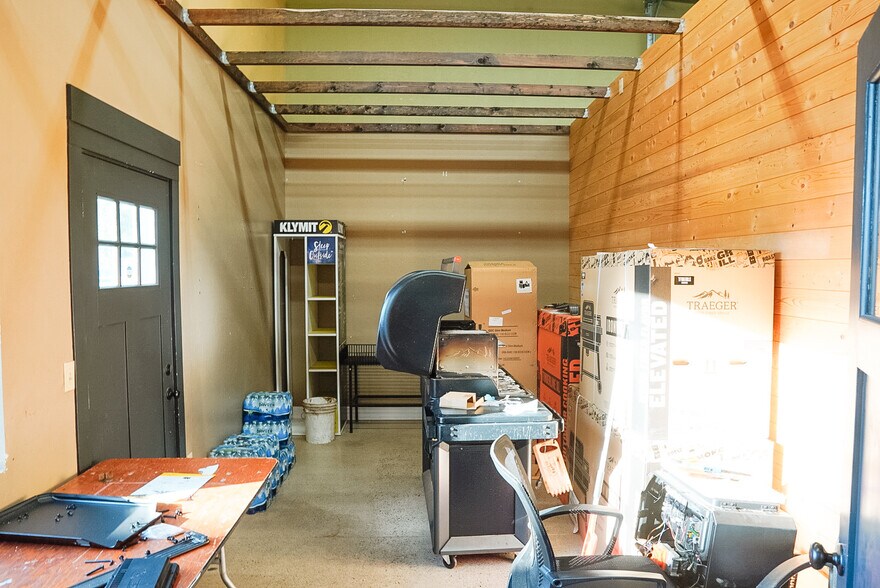 More Photos Of 50 N 2nd E, Soda Springs Convenience Store For Sale