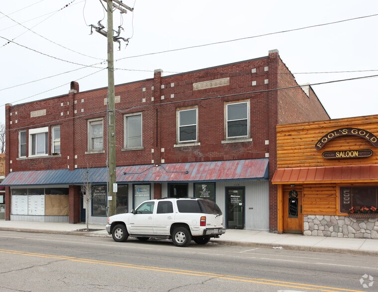 More Photos Of 110-114 W Grand River Ave, Webberville Storefront Retail Residential For Sale