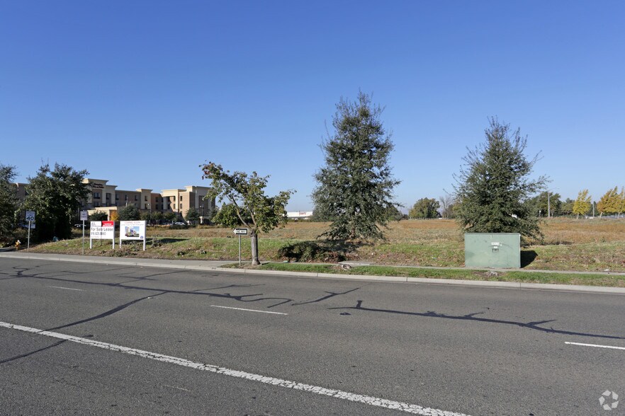 More Photos Of Reed Ave, West Sacramento Land For Lease