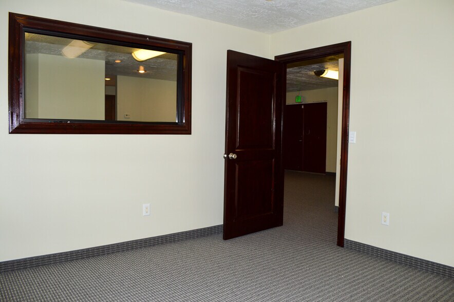 More Photos Of 460 E 1000 N, North Salt Lake Office Residential For Lease