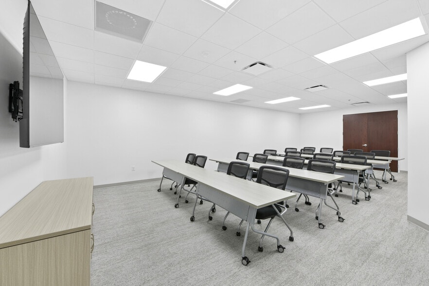 More Photos Of 999-1001 W Yamato Rd, Boca Raton Unknown For Lease