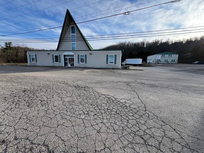 More Photos Of 675 College Dr, Batavia Warehouse For Sale