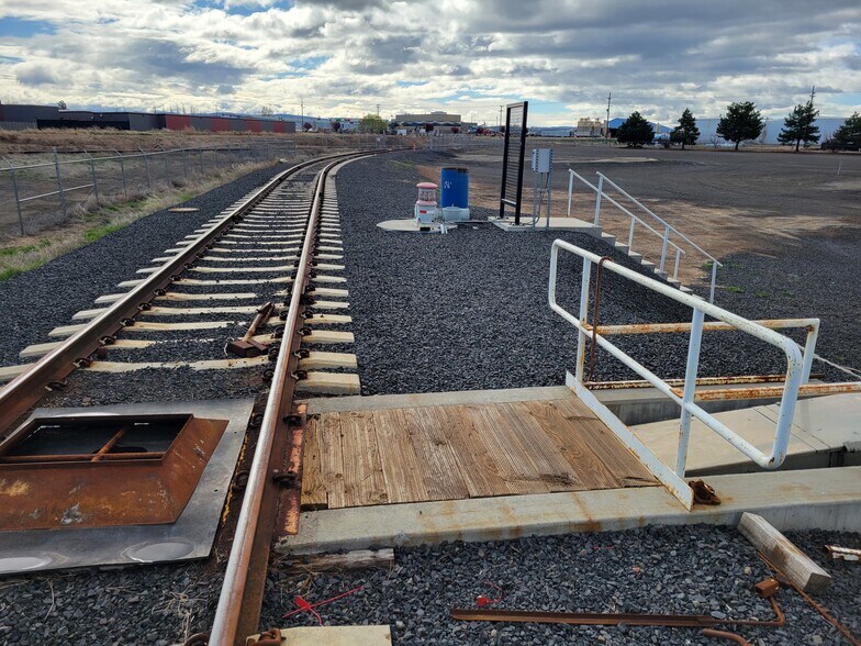 More Photos Of 500 NW Cherry Ln, Madras Industrial For Sale