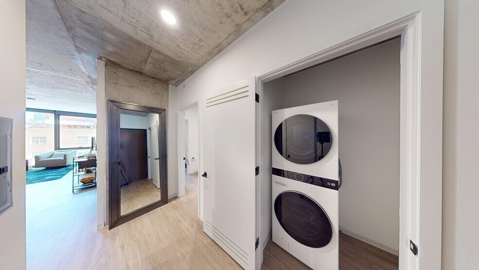 More Photos Of 1717 S Michigan Ave, Chicago Apartments For Lease