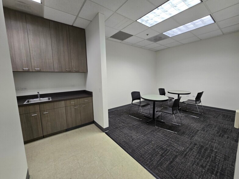 More Photos Of 4200 Concours, Ontario Office For Lease