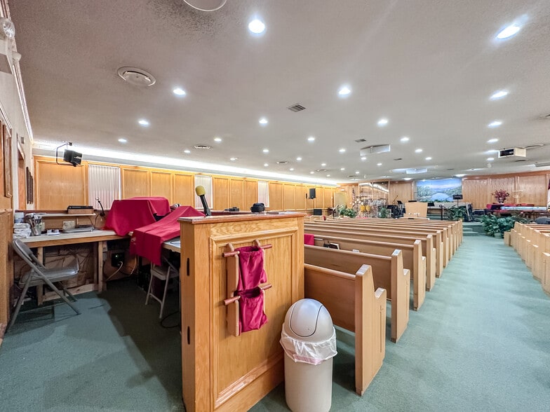 More Photos Of 2833 W Main St, Jenks Religious Facility For Sale