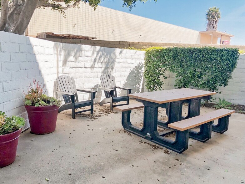 More Photos Of 360 Mobil Ave, Camarillo Office For Lease