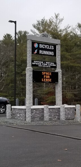 More Photos Of 263 Bedford St, Lakeville Flex For Lease