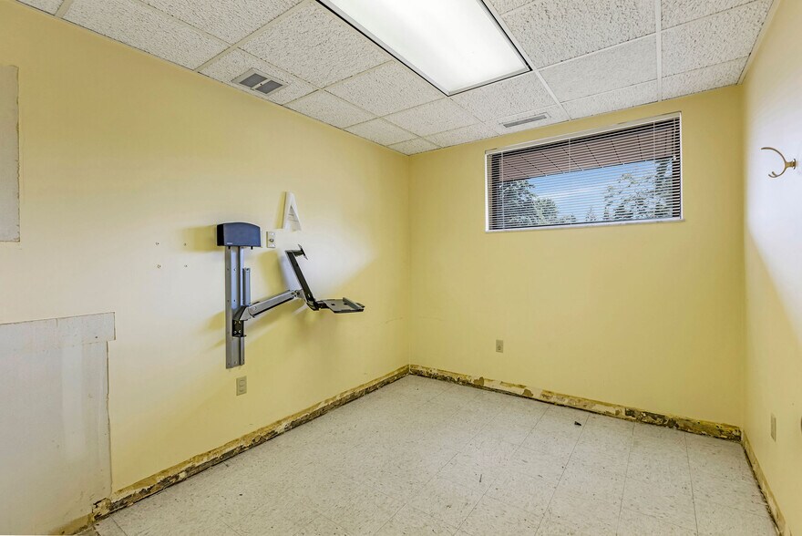 More Photos Of 9030 Montgomery Rd, Cincinnati Medical For Lease