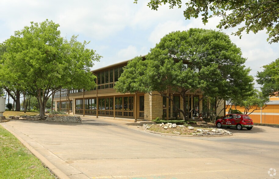 More Photos Of 1104 S Mays St, Round Rock Office For Lease