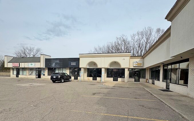 More Photos Of 31222-31270 Ecorse Rd, Romulus Freestanding For Lease