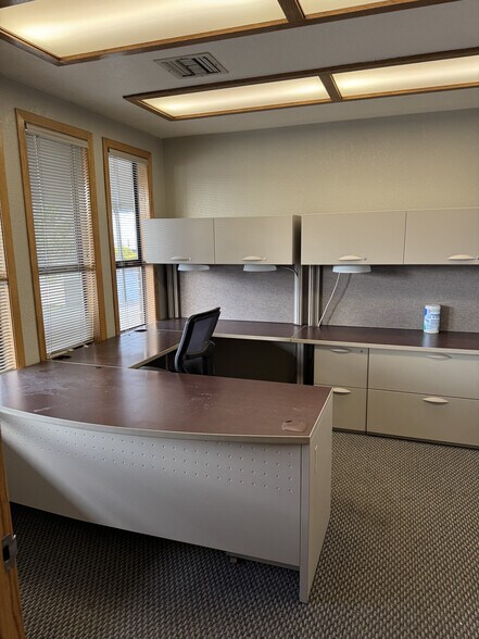 More Photos Of 151 Stewart Rd SW, Sumner Office For Lease