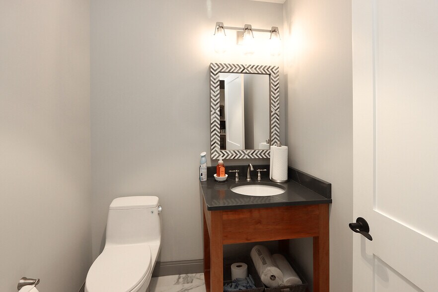 More Photos Of 4311 E Genesee St, De Witt Medical For Sale