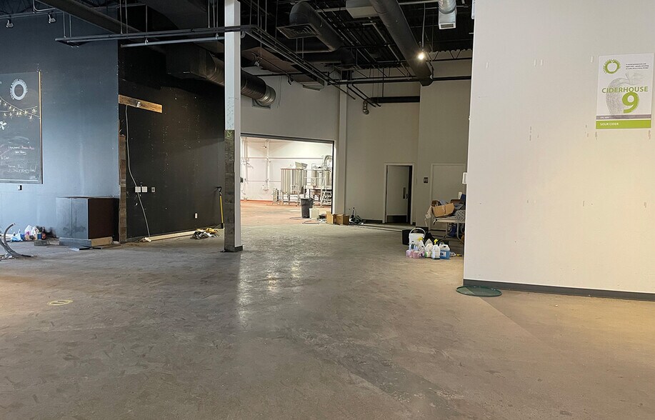 More Photos Of 1875 Pembina Hwy, Winnipeg General Retail For Lease