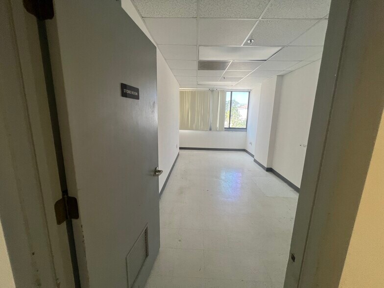 More Photos Of 420 Tamiami Trl S, Venice Medical For Sale