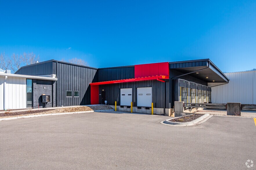 More Photos Of 2919 Packers Ave, Madison Warehouse For Lease