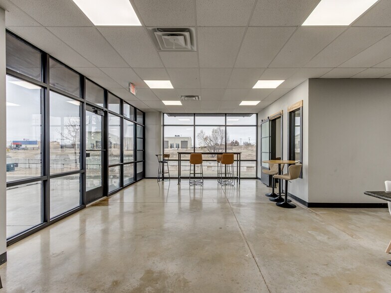 More Photos Of 120 SE 19th St, Moore Storefront For Lease