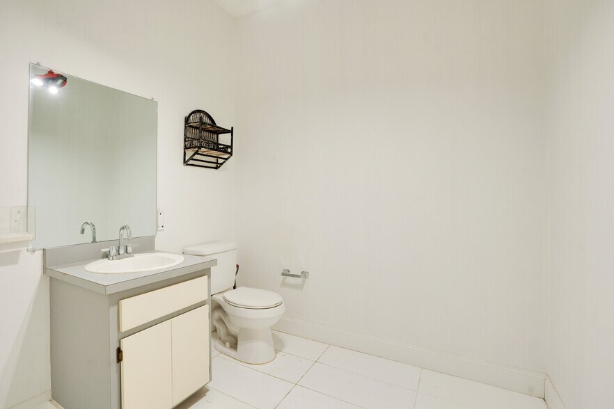 More Photos Of 1240 E Normandy Blvd, Deltona Office For Sale